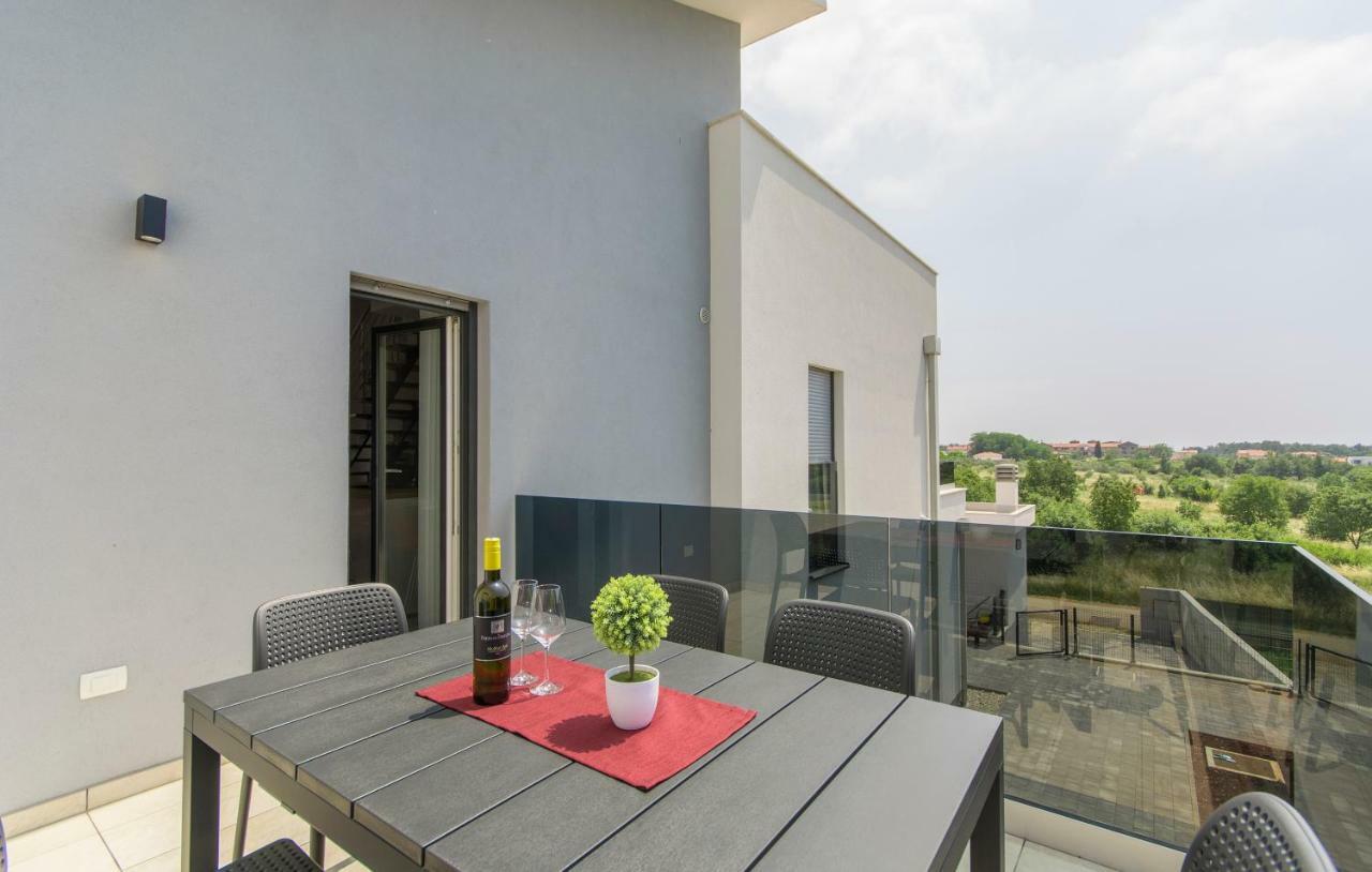 Apartment Lunne Новиград Экстерьер фото