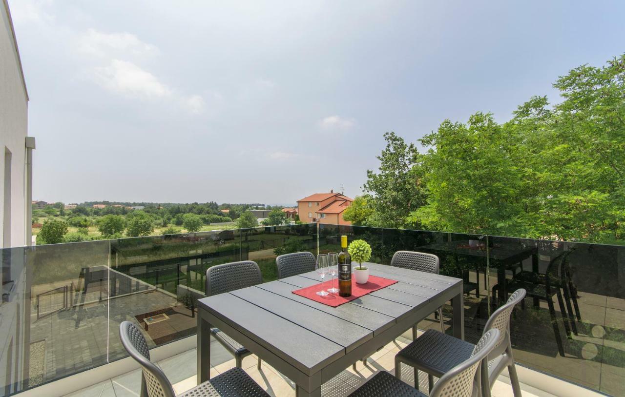 Apartment Lunne Новиград Экстерьер фото